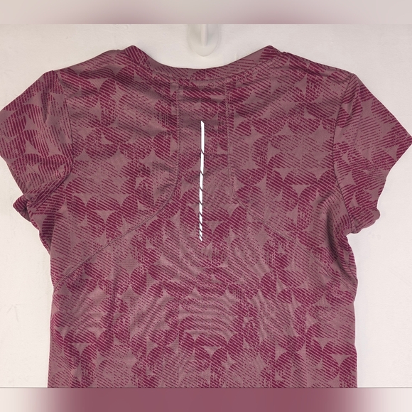 Asics Women's Athletic Short Sleeve T-Shirt Maroon Size Small BV-2475 - Picture 6 of 10